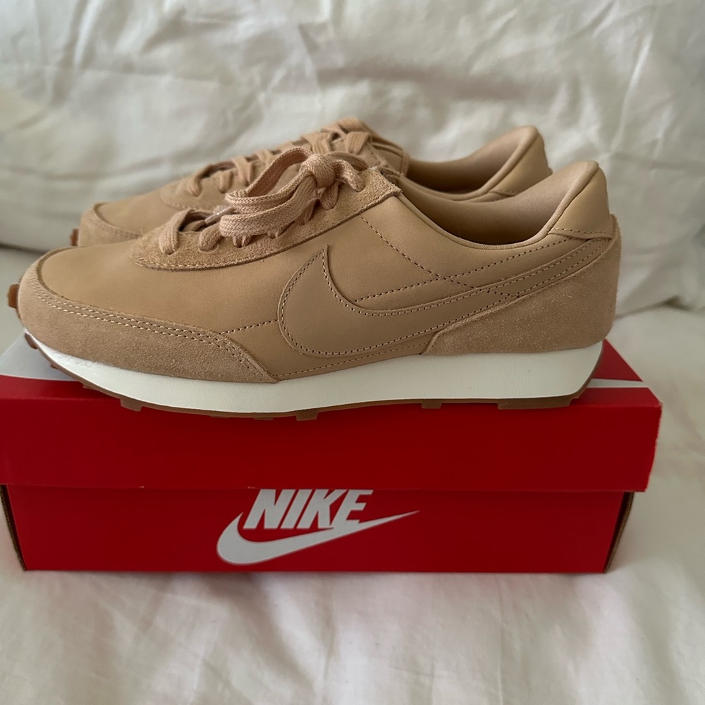 Women’s Nike Daybreak Sneaker